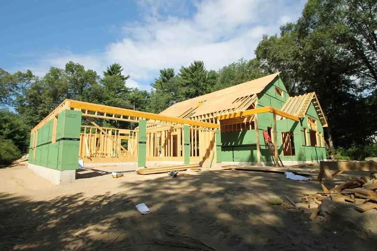 How Does Building a Custom Home Work? Who Does What and What You Decide
